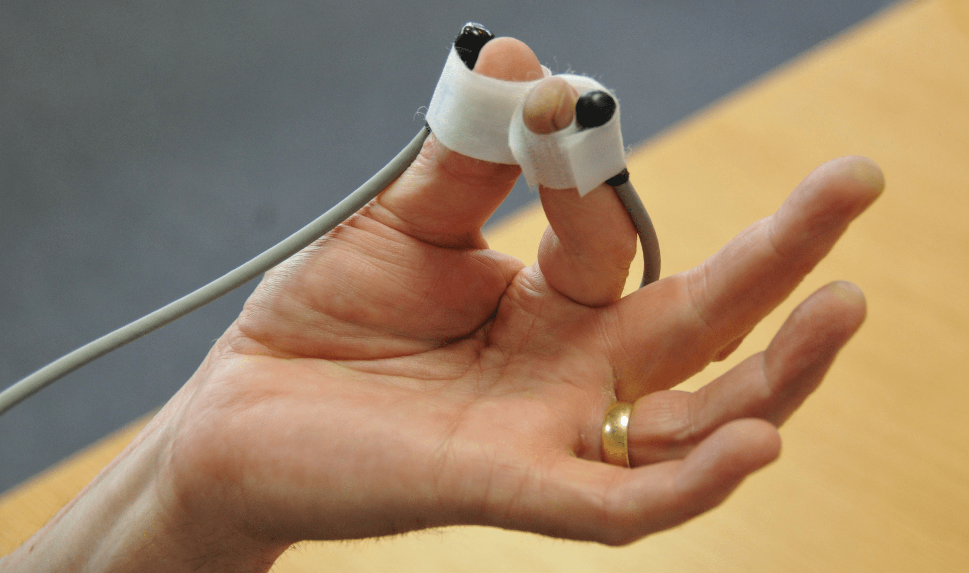 Finger tapping exercises to manage wrist pain